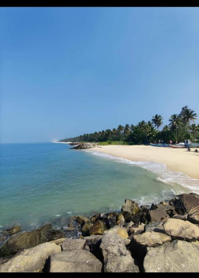 Marari Sibiya Beach Villa Марарикулам Экстерьер фото