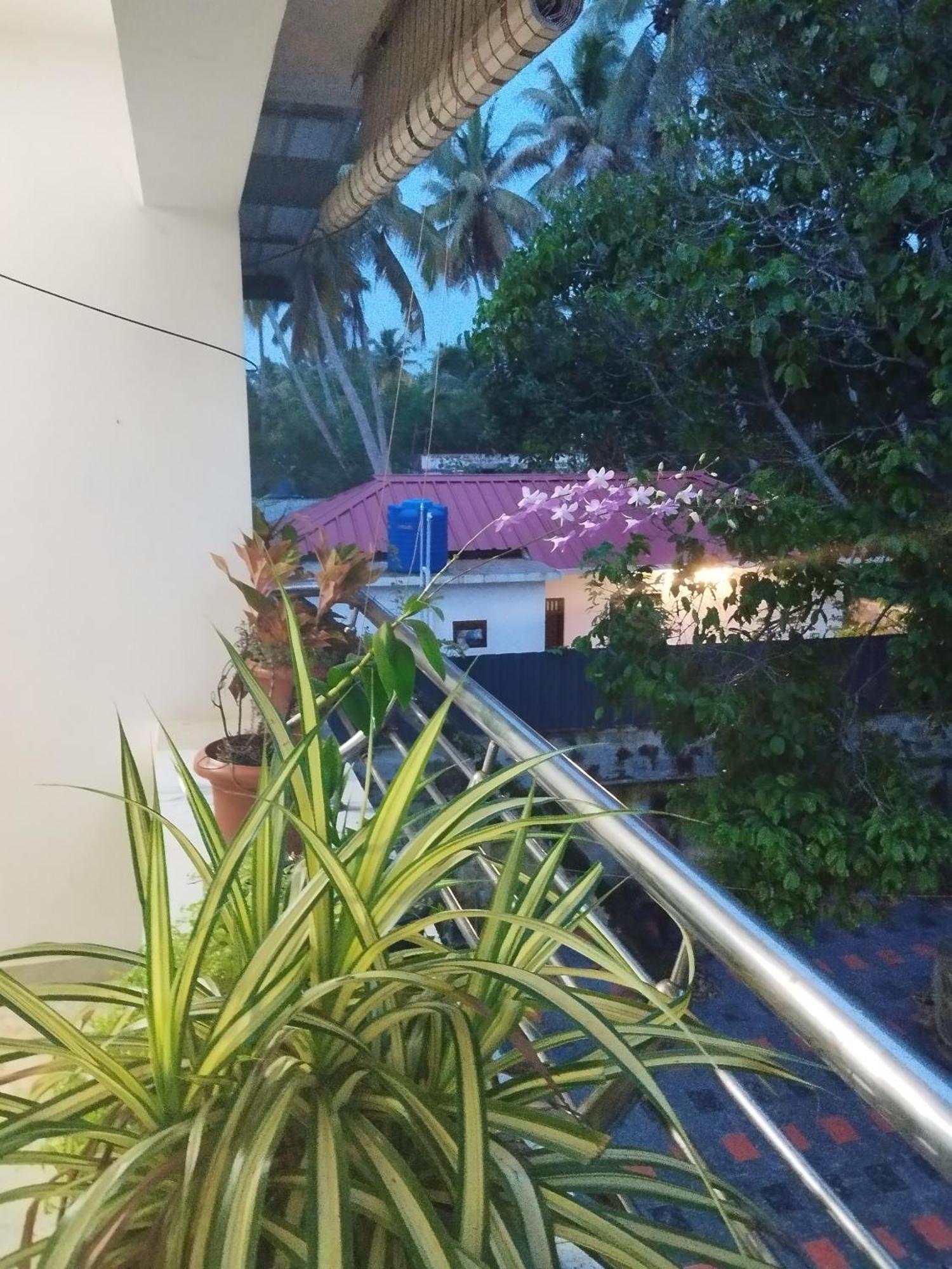 Marari Sibiya Beach Villa Марарикулам Экстерьер фото